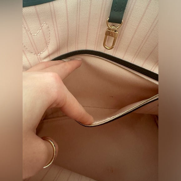 Louis Vuitton Neverfull MM Damier Ebene in Rose Ballerine - Picture 6 of 16